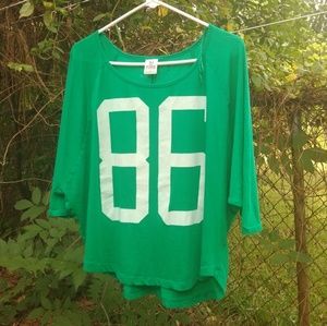 💗Victoria's Secret PINK game day shirt EUC